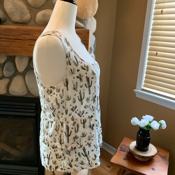 2/$25 Sleeveless Cactus Blouse -Reitmans - Picture 4 of 6